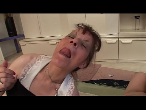 ❤️ Две баби и еден дедо имаат тројка Порно на порно mk.porngifer.ru ❌❤