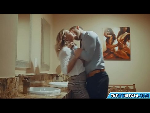 ❤️ Кога бујна русокоса ќе ве заведе во јавен тоалет Порно на порно mk.porngifer.ru ❌❤